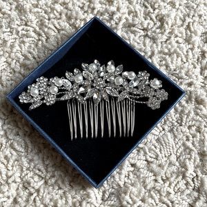 Wedding hair accessory